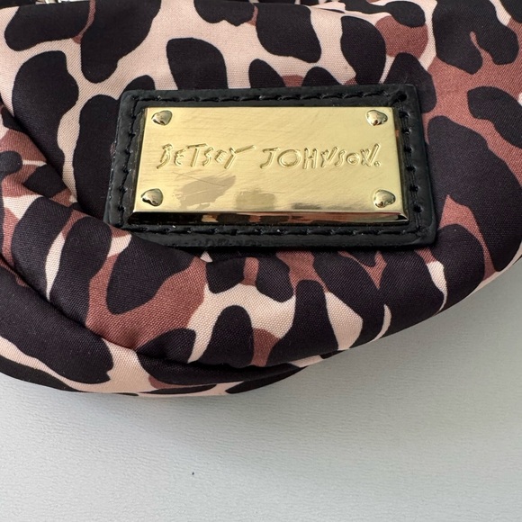 Betsy Johnson Leopard Print Crossbody Bag - Picture 2 of 11